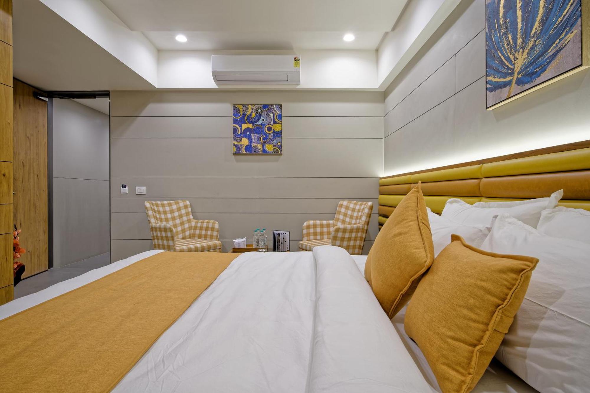Hotel Lake Point Ahmedabad Exterior foto