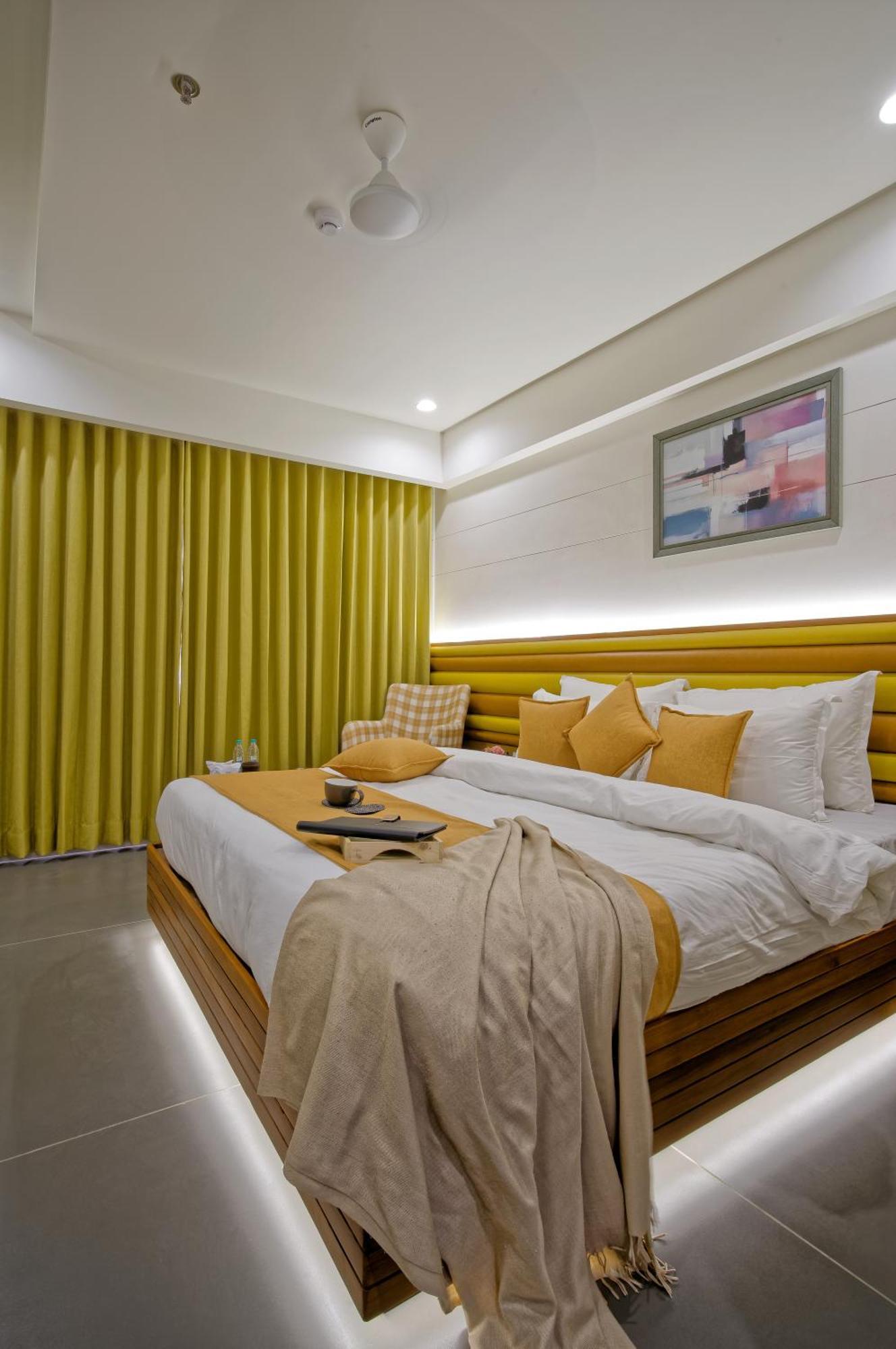 Hotel Lake Point Ahmedabad Exterior foto