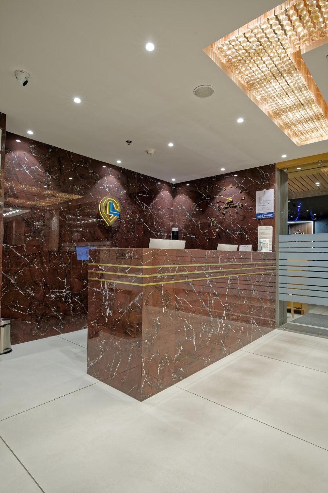 Hotel Lake Point Ahmedabad Exterior foto